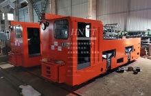 定制型14噸架線(xiàn)式湘潭電機(jī)車(chē)發(fā)貨
