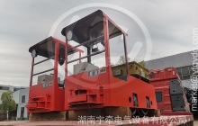 一批2.5噸鋰電池湘潭電機(jī)車(chē)裝車(chē)發(fā)貨