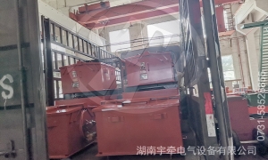 2.5噸防爆湘潭電機(jī)車裝車發(fā)往云南